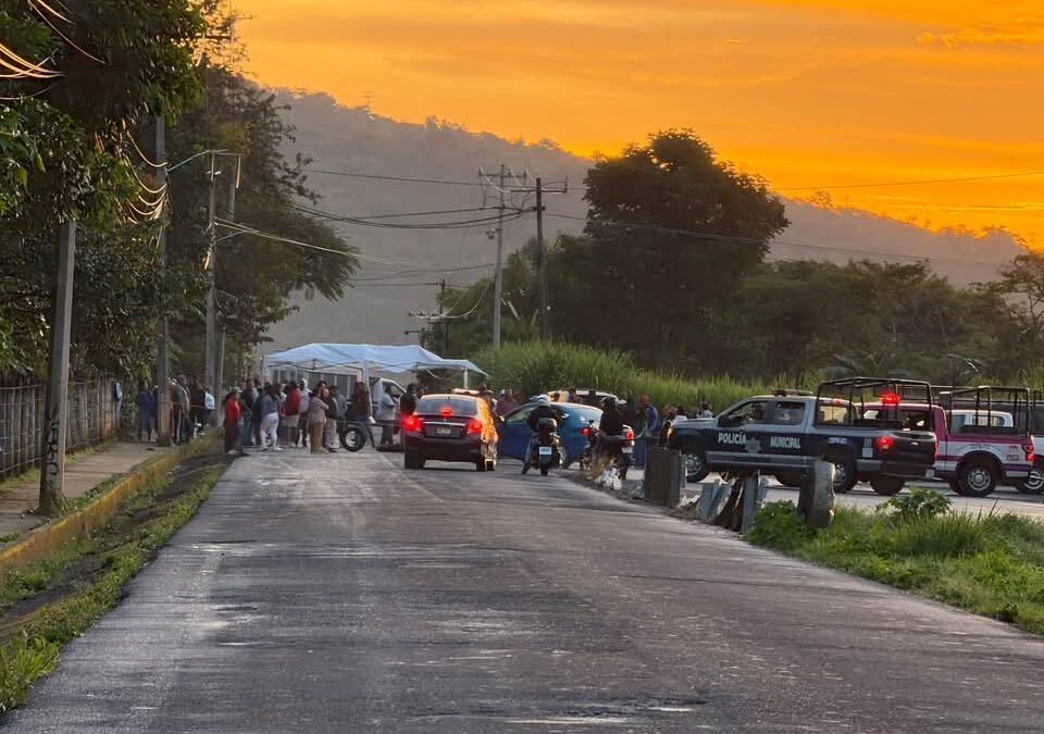 Cierre vial en Coatepec es capricho político de Antonio Cabañas y Benedicto Fernández.