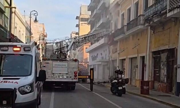 SOFOCAN BOMBEROS MUNICIPALES DE VERACRUZ INCENDIO EN LOCAL COMERCIAL DEL CENTRO HISTORICO