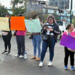PADRES DE FAMILIA BLOQUEAN BULEVAR XALAPA-BANDERILLA POR DENUNCIAS DE BULLYING