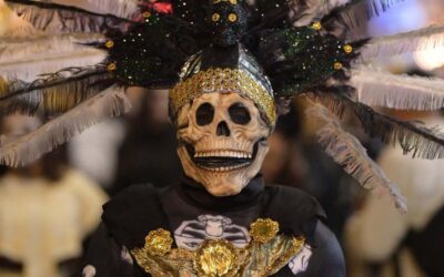 ENTRE ÁNIMAS Y LEYENDAS, VERACRUZANOS DA VIDA AL MICTLÁN CON DESFILE MONUMENTAL