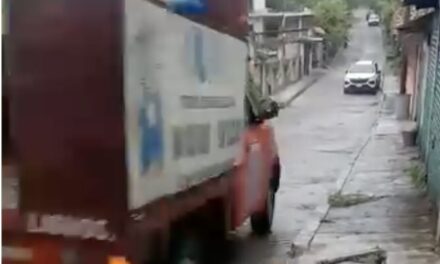 DENUNCIAN CHOFER DE CAMIONETA REPARTIDORA DE GAS; CONDUCIR SIN PRECAUCIÓN