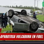 APARATOSA VOLCADURA EN FIDEL VELAZQUEZ DEJA UNA MUJER HERIDA COMO SALDO
