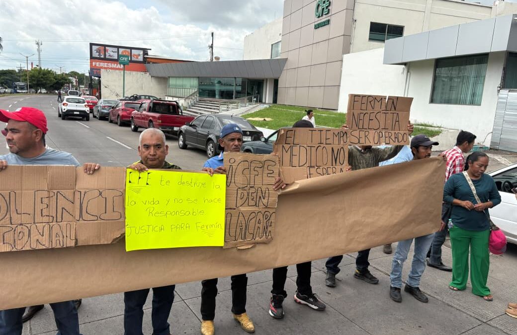 Indiferencia institucional; CFE y su aseguradora abandonan a familia de Veracruz tras brutal choque; adeudan millones en cirugías