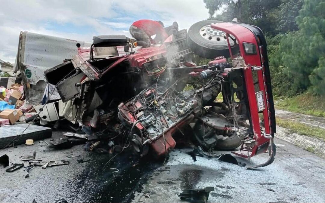 🚨MUERE CHOFER TRAS VOLCADURA DE TRÁILER EN #MALTRATA SOBRE LA UTOPISTA 150D.