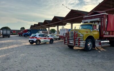 Camioneros que se estacionan en los terrenos de la báscula de San Manuel, señalan que los robos están a la orden del día, que los delincuentes se llevan baterias, duales, y hasta llantas.