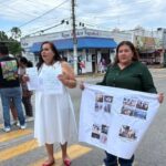 La mañana de este jueves madres y padres de niños con cáncer bloquearon la avenida 20 de noviembre.