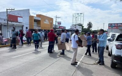 La mañana de este jueves fue bloqueada totalmente la avenida Díaz Mirón.