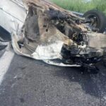 La mañana de este miércoles se registró un aparatoso accidente en donde un auto quedó llantas arriba.