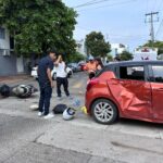 MUJER LESIONADA EN VERACRUZ TRAS APARATOSO IMPACTO DE MOTOCILETA CON AUTOMÓVIL